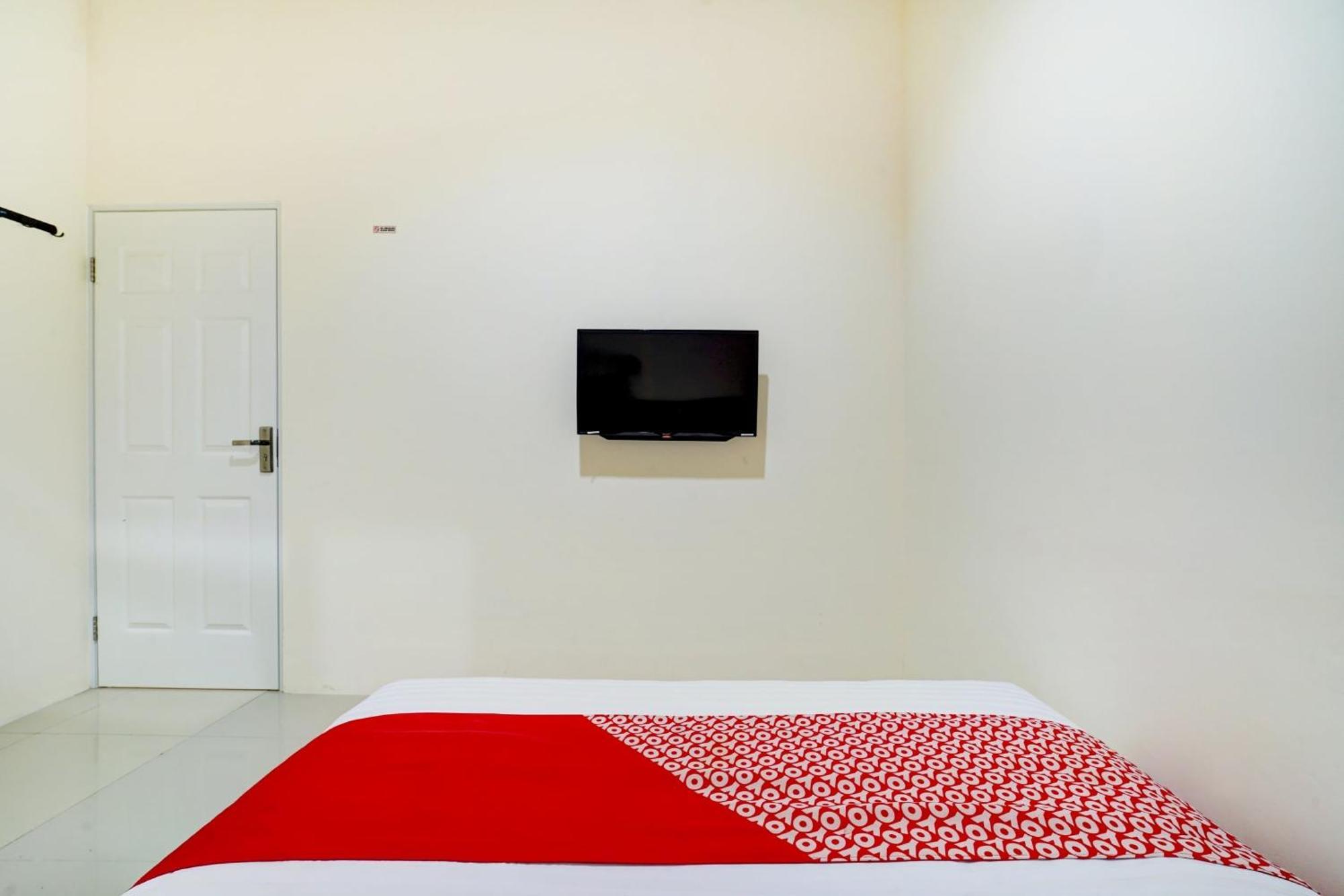 Super Oyo 90778 River Inn Malioboro Yogyakarta Exterior photo